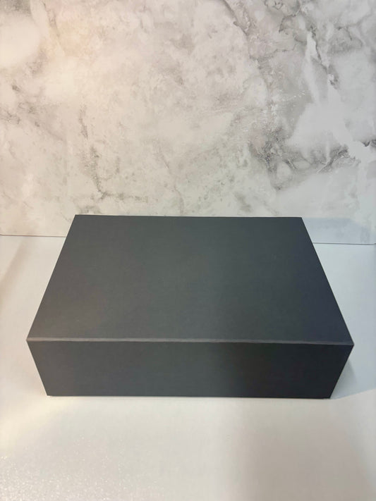 Medium Box (4 - 6 items)