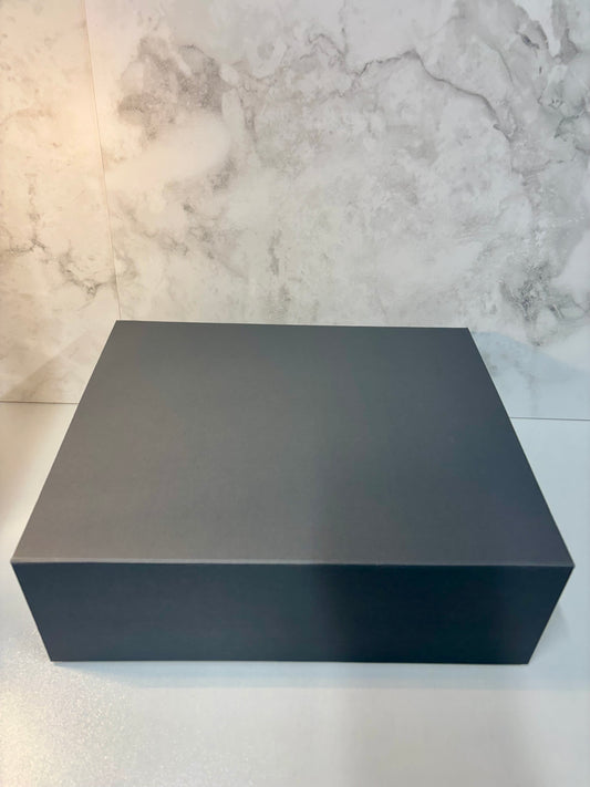 Large Gift Box (6 - 7 items )