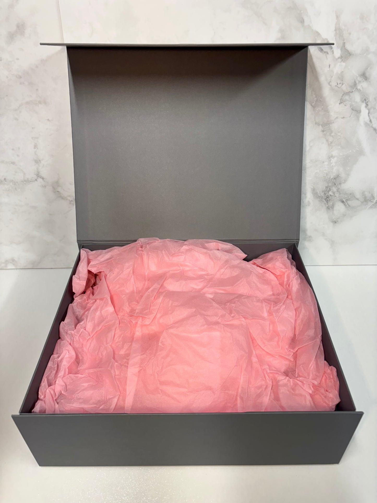 Large Gift Box (6 - 7 items )