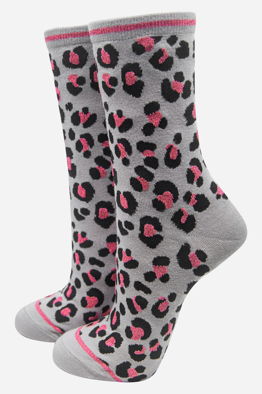 Women's Leopard Print Bamboo Ankle Socks- Grey/Pink