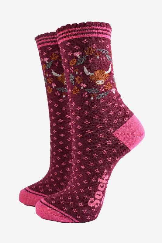 Women's Burgundy/Pink Highland Cow Wreath Bamboo Socks